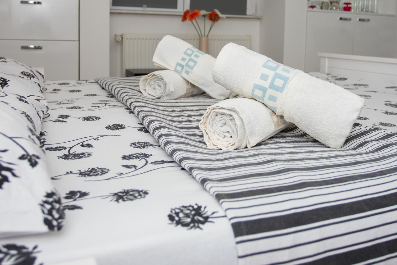 Imperial City Center - 1 Bedroom Apartment บูคาเรสต์ ภายนอก รูปภาพ